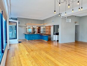 306 NW Broadway, Portland, OR à louer Photo intérieure- Image 1 de 16