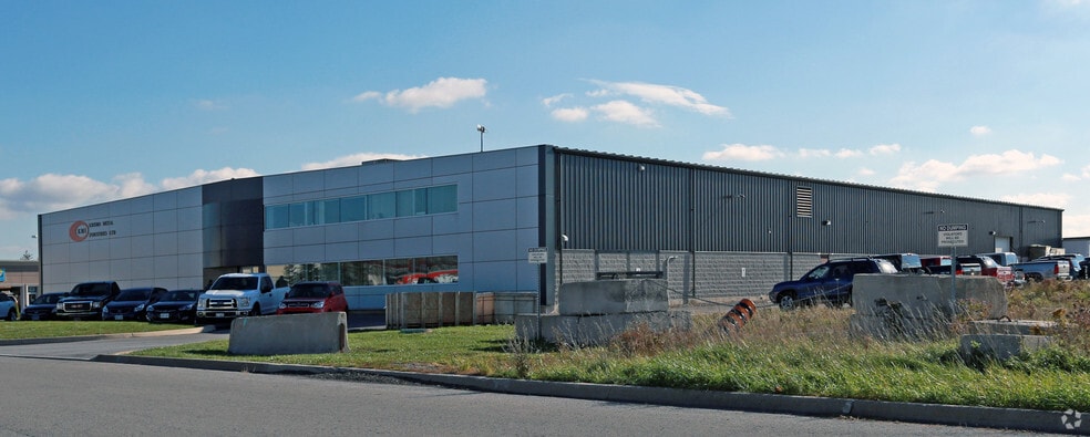 60 Benfield Dr, St Catharines, ON for sale - Primary Photo - Image 1 of 1