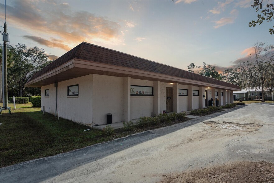 13 Ne 3rd St, Chiefland, FL à vendre - Photo du bâtiment - Image 2 de 10