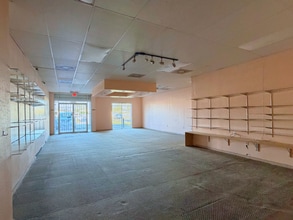 8452-8456 Gulf Fwy, Houston, TX for lease Interior Photo- Image 1 of 6