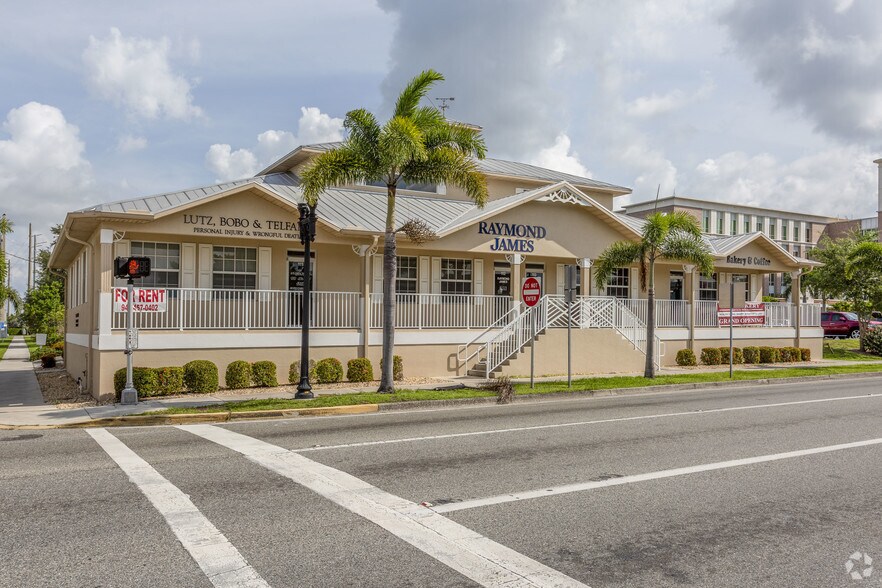 122 Nesbit St, Punta Gorda, FL à louer - Photo du bâtiment - Image 1 de 18