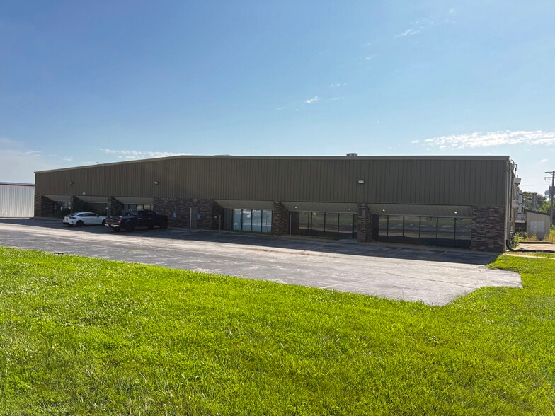 60 N Central Dr, O'Fallon, MO for lease - Primary Photo - Image 1 of 5