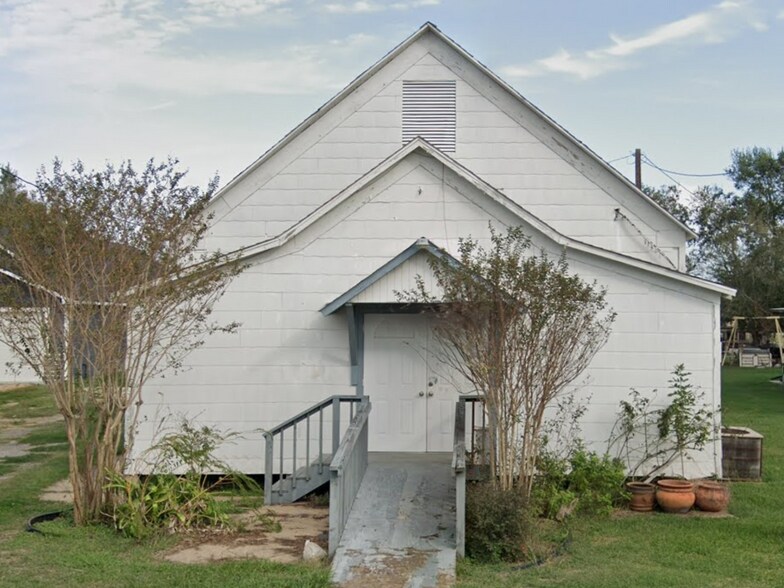 710 8th St, Palacios, TX à vendre - Photo principale - Image 1 de 2