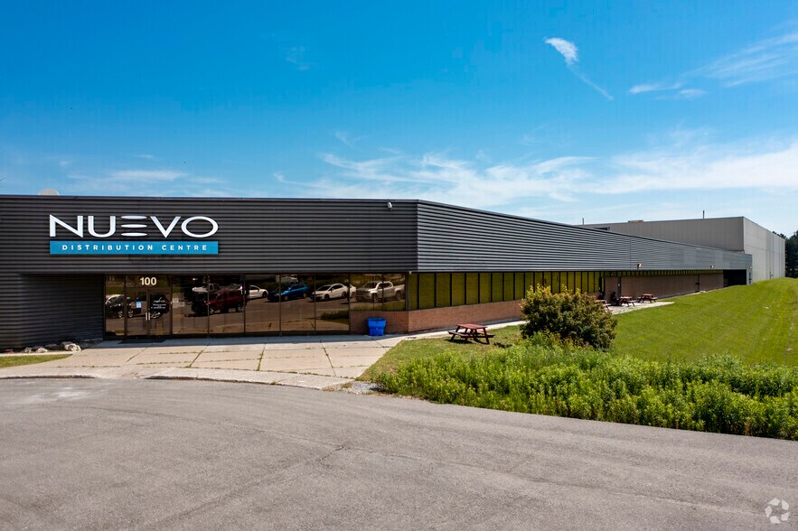 100 Vandorf Rd, Aurora, ON à vendre - Photo principale - Image 1 de 1