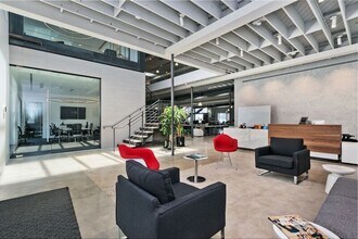 2236 S Barrington Ave, Los Angeles, CA for lease Building Photo- Image 1 of 14