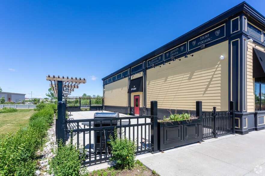 2435-2515 Appleby Ln, Burlington, ON for lease - Building Photo - Image 3 of 13