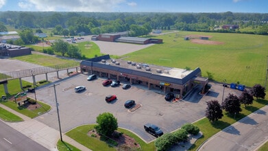 1344-1358 E Bristol Rd, Burton, MI à louer Photo intérieure- Image 2 de 13