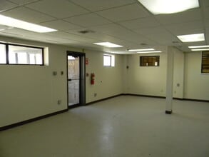 39 Elmvale Pl, Pittsfield, MA for lease Interior Photo- Image 2 of 4