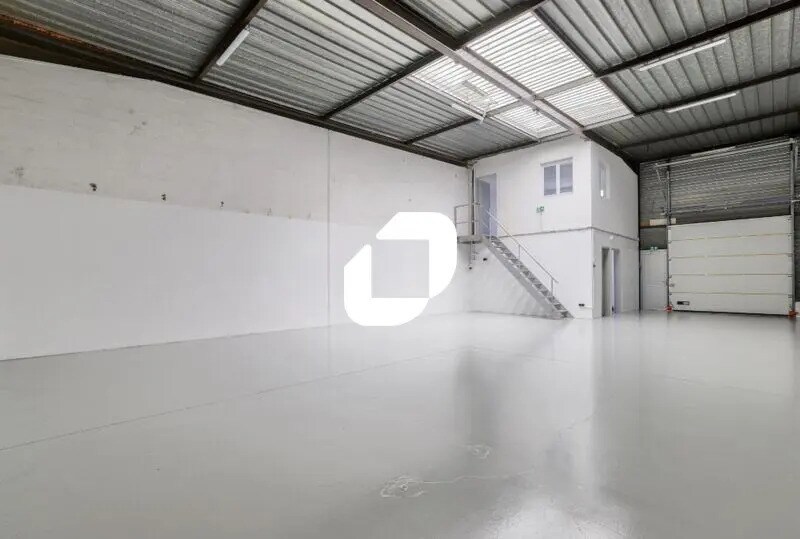 Flex dans SAINT-OUEN-L'AUMONE à louer - Photo du bâtiment - Image 2 de 5