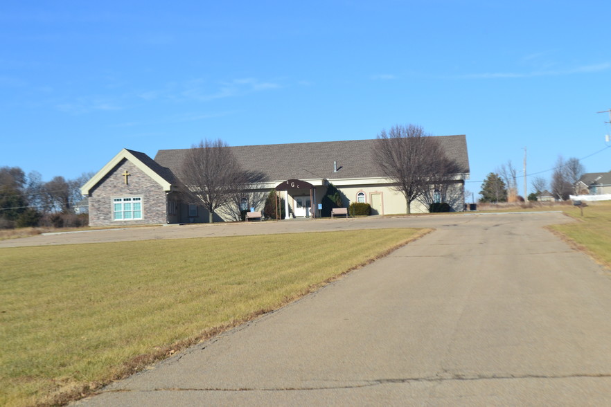 7630 SW 21st St, Topeka, KS for sale - Building Photo - Image 1 of 1