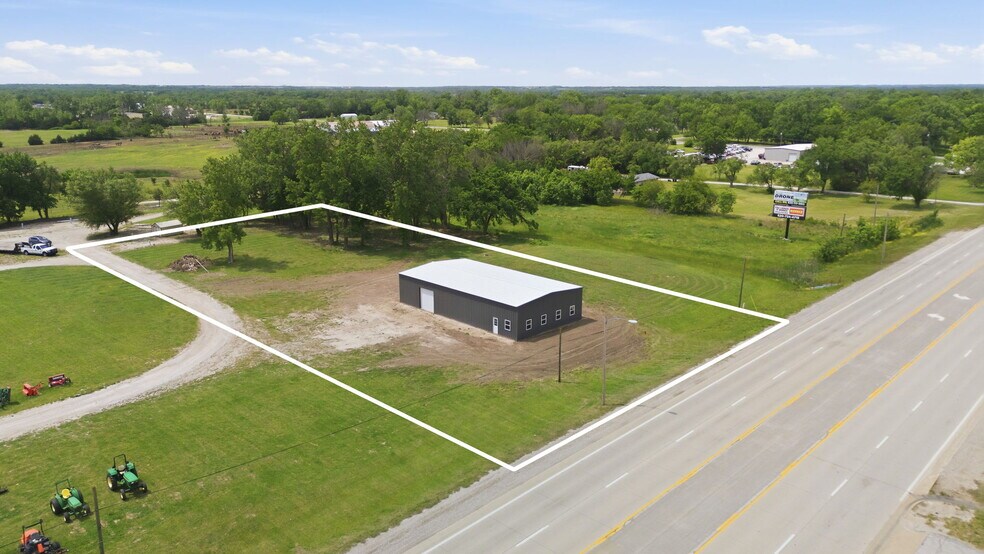 311 1st St, Iola, KS à vendre - Aérien - Image 1 de 22