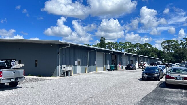 More details for 1705 Cattlemen Rd, Sarasota, FL - Industrial for Lease