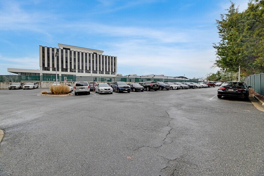 4235 28th Ave, Marlow Heights, MD à louer - Photo du bâtiment - Image 3 de 26