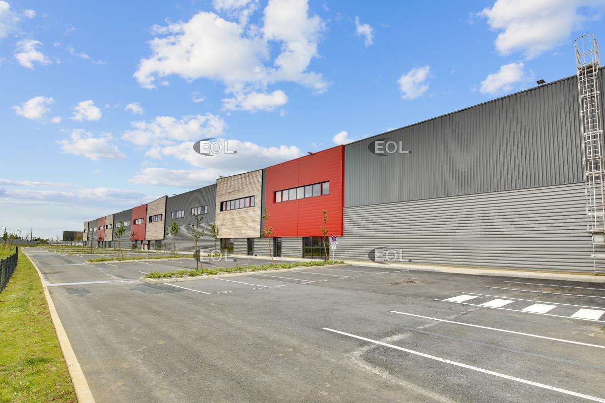 Flex in Louvres for lease Building Photo- Image 1 of 9