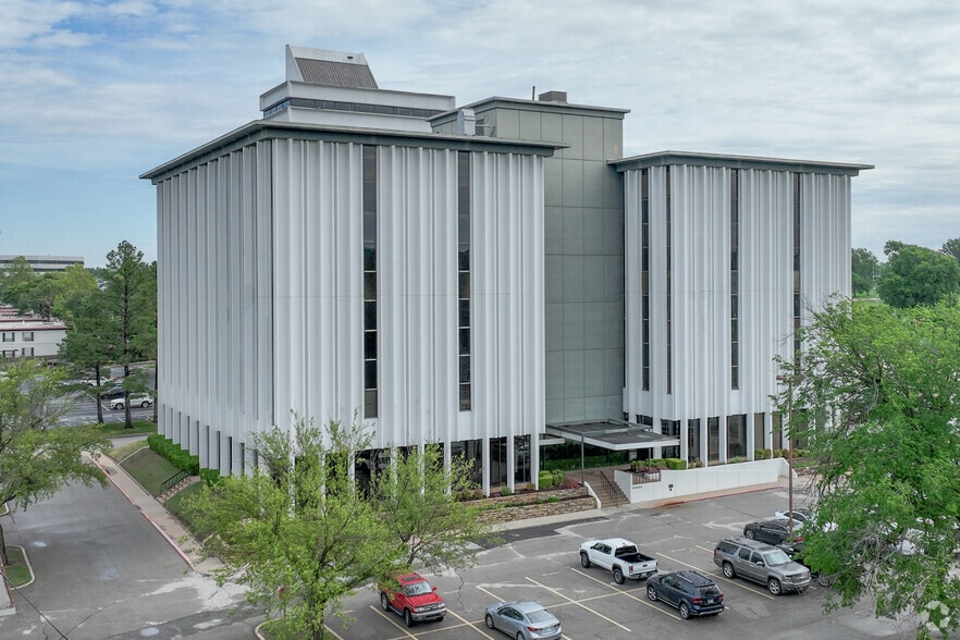 5416 S Yale Ave, Tulsa, OK for lease - Building Photo - Image 2 of 17