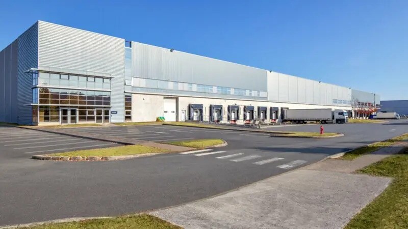 Industrial in Combs-la-Ville for lease Building Photo- Image 1 of 5