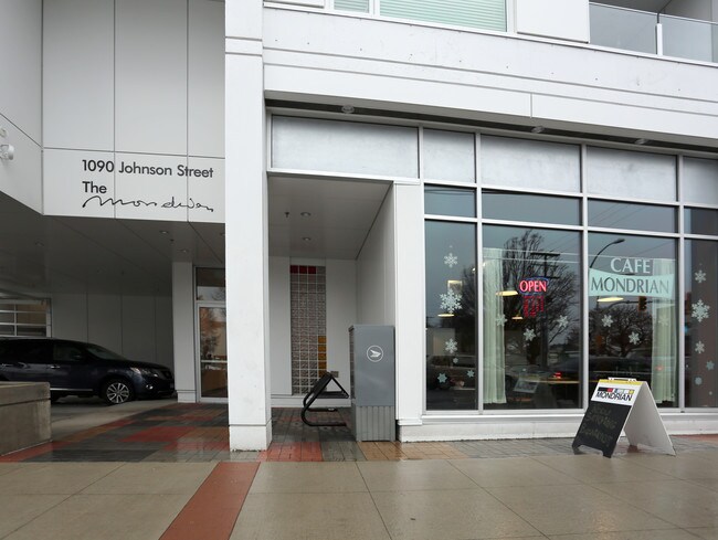 Plus de détails pour 1090 Johnson St, Victoria, BC - Bureau à louer