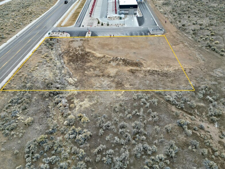 3221 Jennings Way, Elko, NV à vendre - Photo du bâtiment - Image 3 de 5