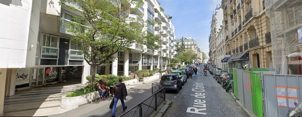 Retail in Paris for lease Building Photo- Image 1 of 3