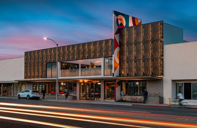 Plus de détails pour 17434 Bellflower Blvd, Bellflower, CA - Commerce de détail à louer