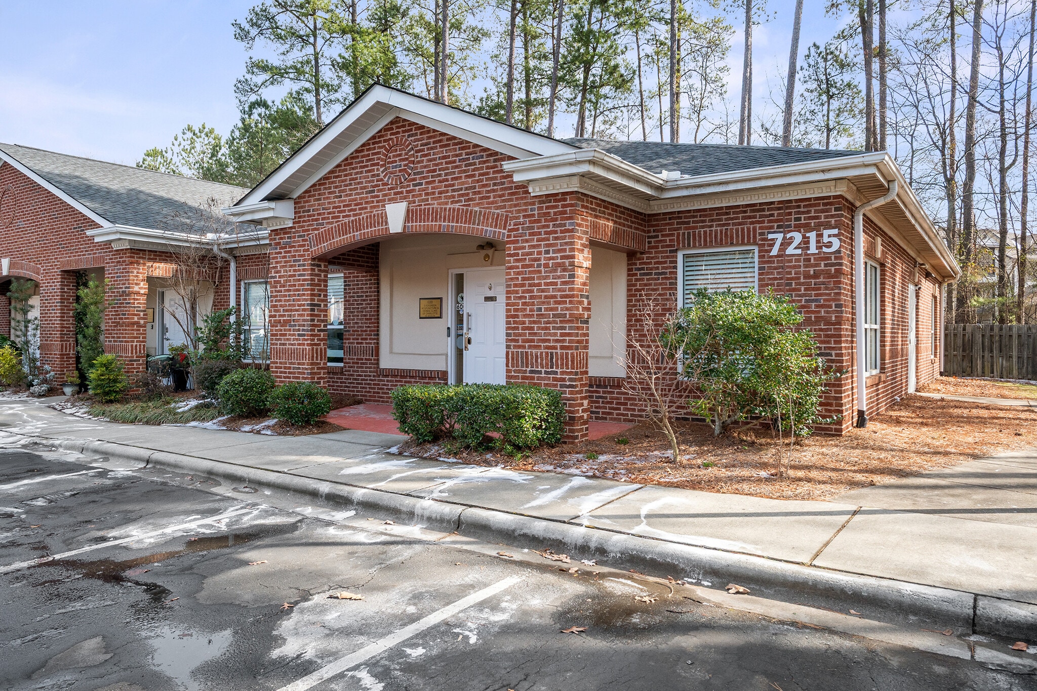 7215 Pineville-Matthews Rd, Charlotte, NC for sale Primary Photo- Image 1 of 11