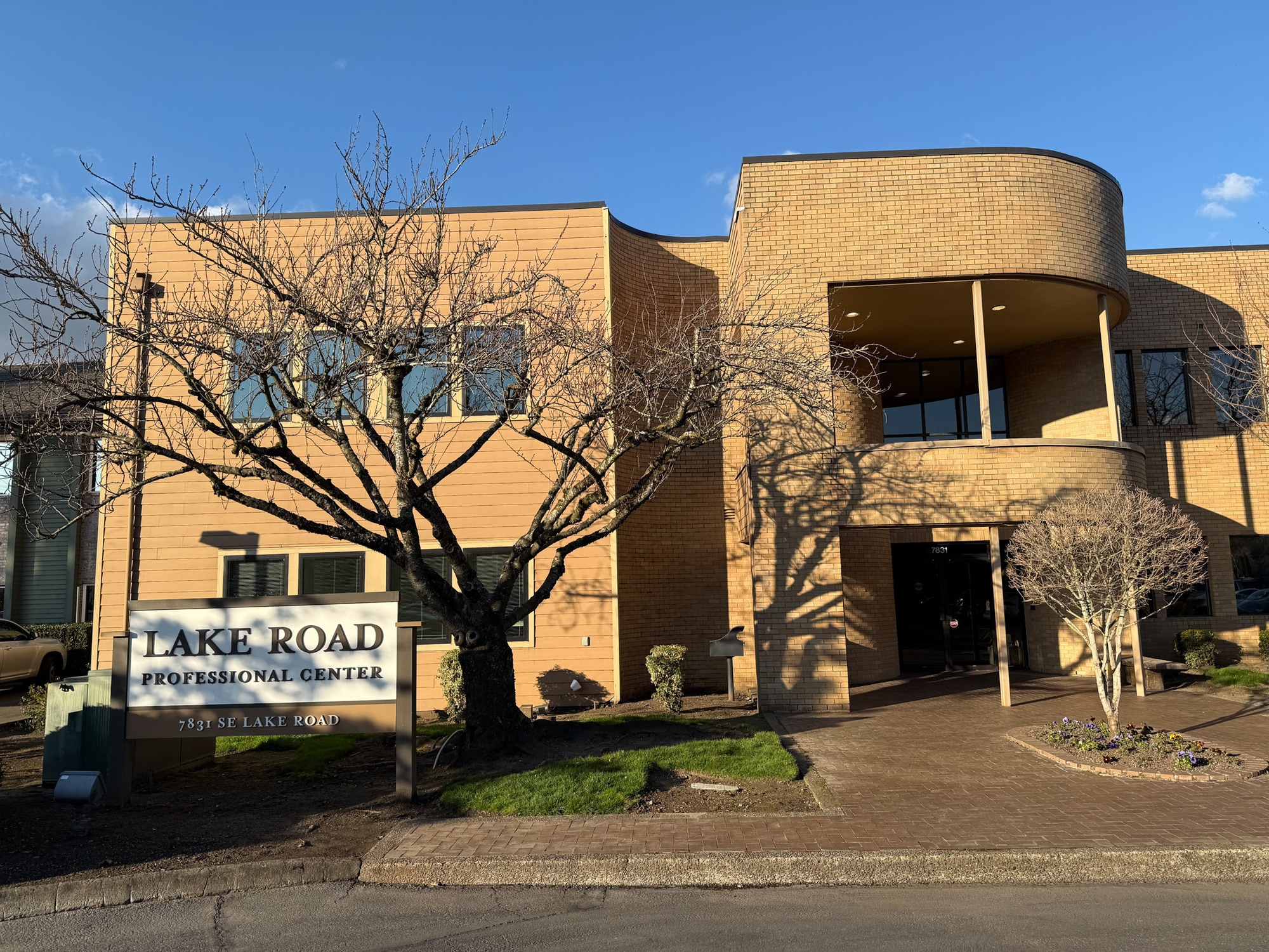 7831 SE Lake Rd, Portland, OR à louer Photo principale- Image 1 de 10