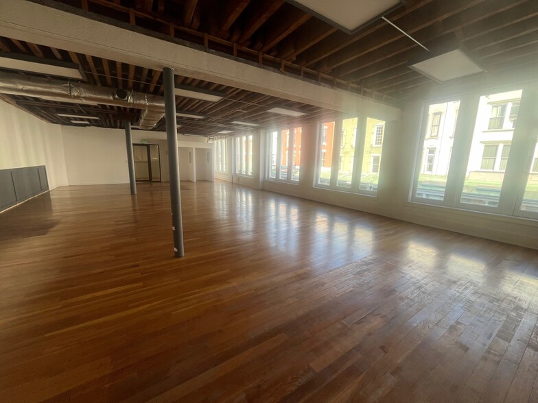 307 Wall St, Kingston, NY for lease - Interior Photo - Image 2 of 6