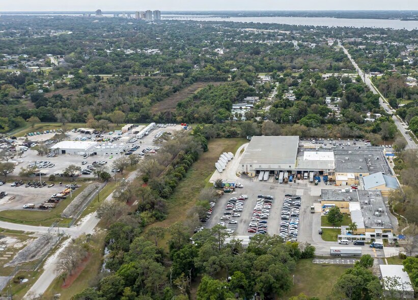 5100 Tice St, Fort Myers, FL à vendre - Photo du bâtiment - Image 2 de 6