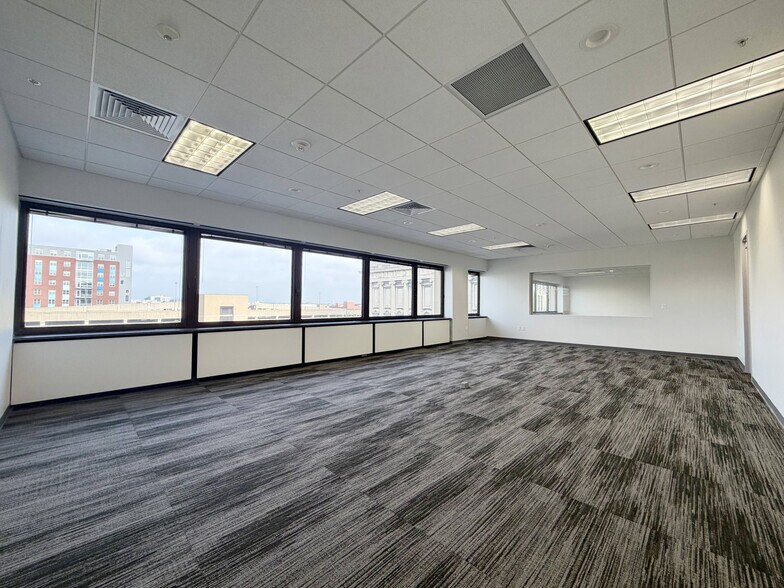 500 N Meridian St, Indianapolis, IN à louer - Photo du bâtiment - Image 2 de 3