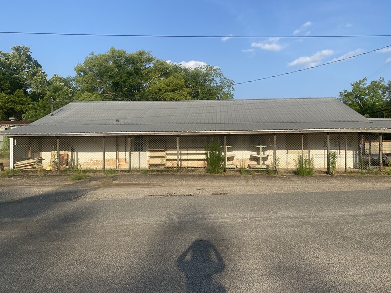 928 White Ave, Graceville, FL for sale - Building Photo - Image 2 of 16