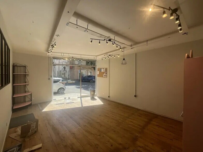 Commerce de détail dans Graveson à vendre - Photo intérieure - Image 1 de 5