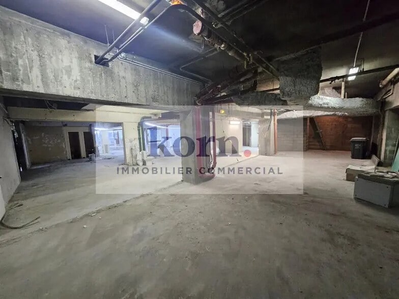 Office/Retail in Paris for lease - Interior Photo - Image 2 of 4