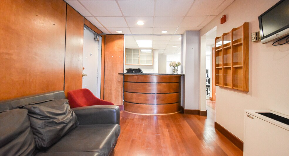 940 25th St NW, Washington, DC à vendre - Photo intérieure - Image 3 de 7