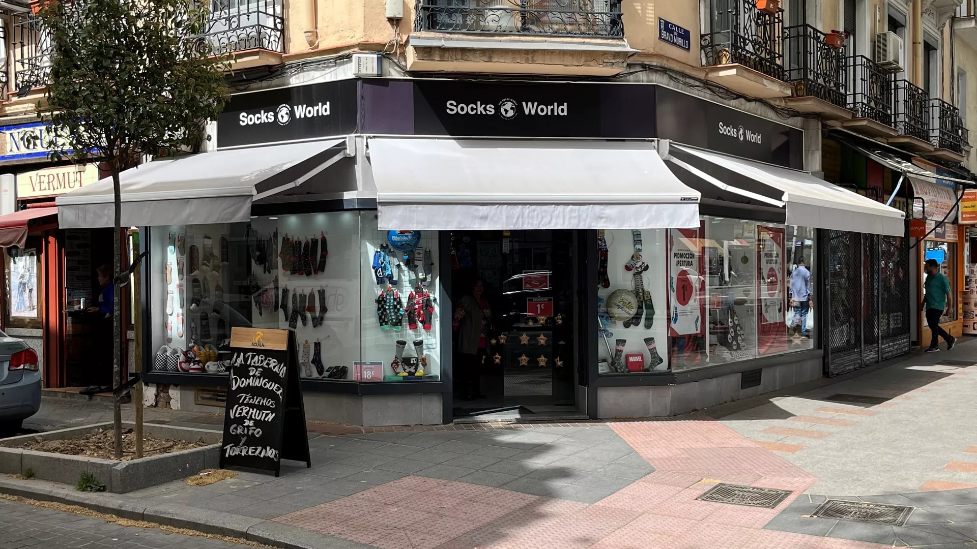 Retail in Madrid, Madrid for lease Building Photo- Image 1 of 10