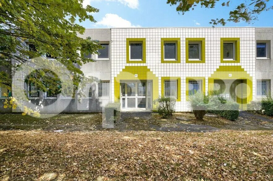 Flex dans Lognes à louer - Photo du bâtiment - Image 3 de 12