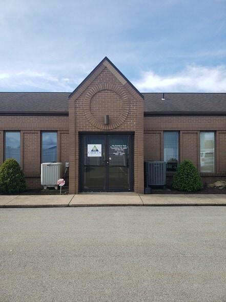 225 Humphrey Rd, Greensburg, PA à louer - Photo du bâtiment - Image 2 de 8