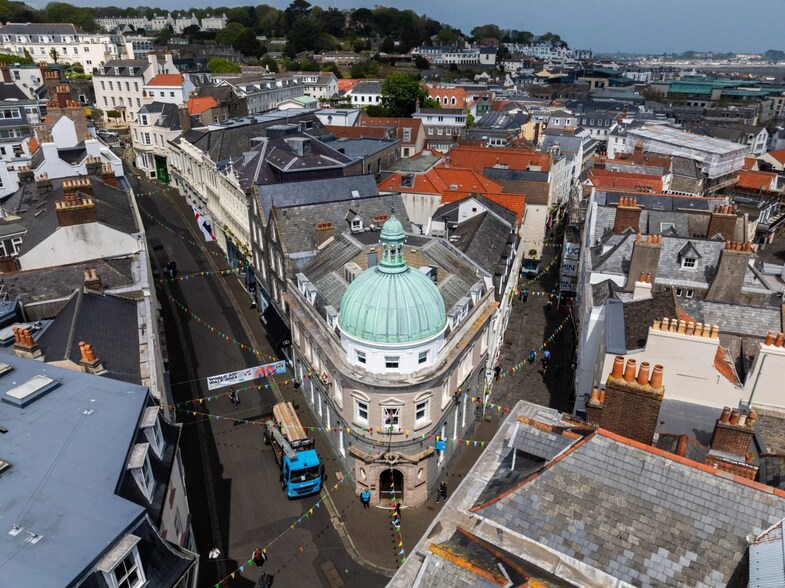 1 Smith Street & 4-6 Le Pollet, Guernsey à vendre - Photo du bâtiment - Image 2 de 2