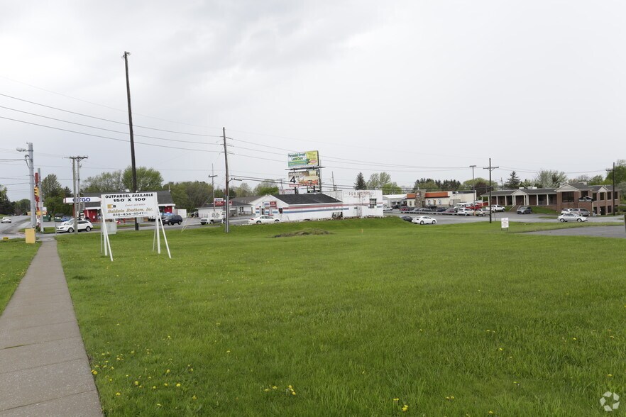 1268 E Grandview Blvd, Erie, PA à louer - Photo principale - Image 1 de 4