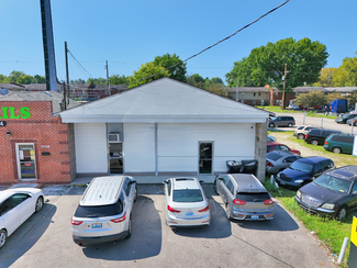 Plus de détails pour 1740 Berry Blvd, Louisville, KY - Vente au détail à vendre