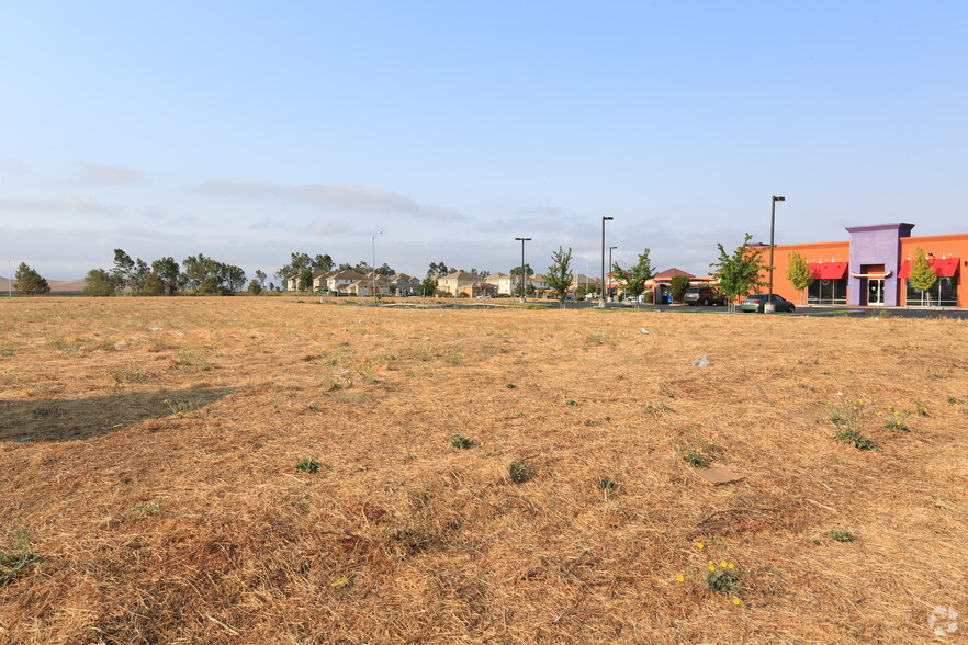 1110-1114 Anderson Dr, Suisun City, CA for lease - Building Photo - Image 3 of 3