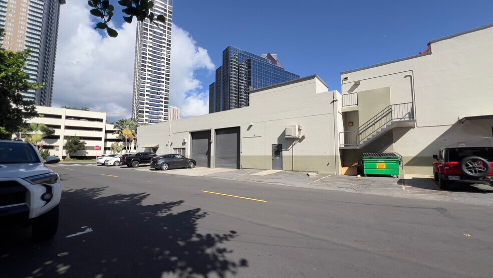 729 Emily St, Honolulu, HI à louer - Photo du bâtiment - Image 3 de 7
