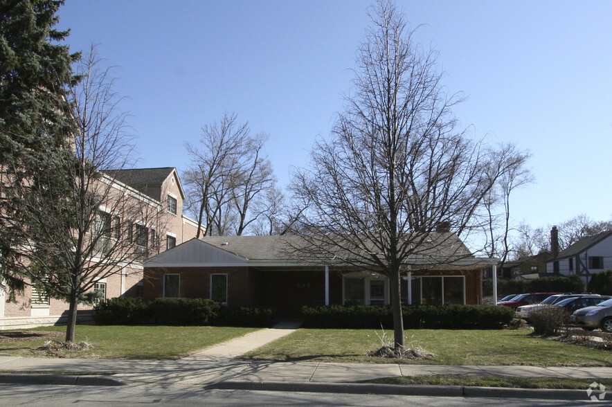 530 Winnetka Ave, Winnetka, IL for sale - Primary Photo - Image 1 of 6