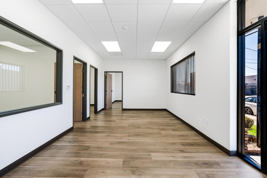13755-13761 Saticoy St, Panorama City, CA à louer - Photo du bâtiment - Image 2 de 29