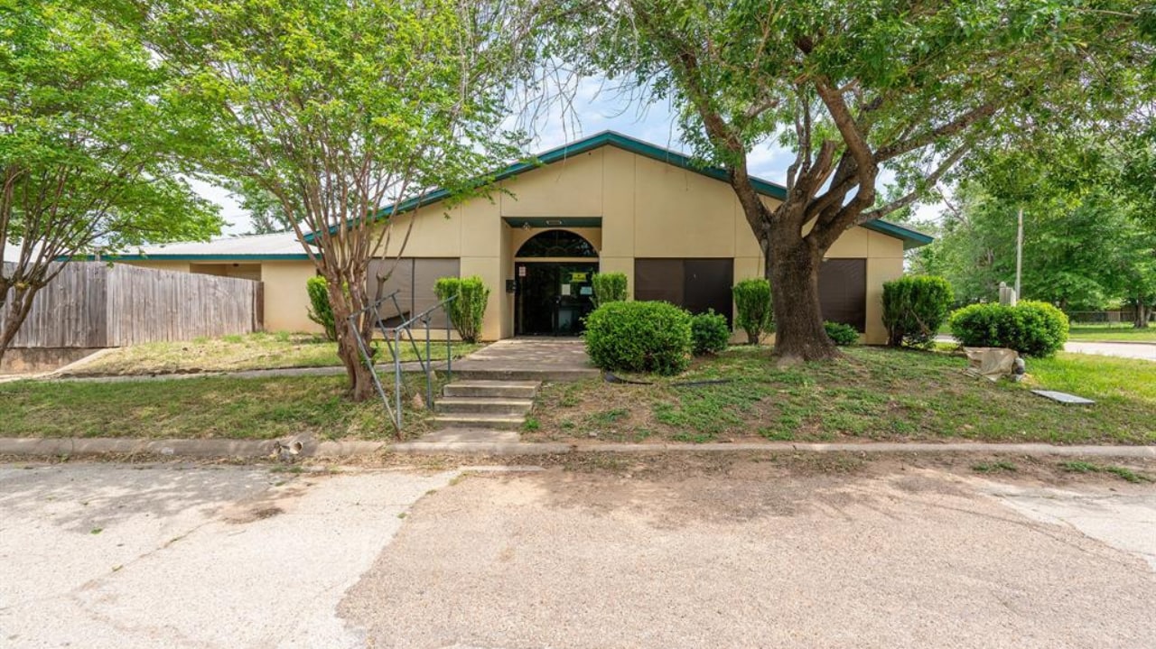 700 Dyer St, Rockdale, TX for sale Building Photo- Image 1 of 38