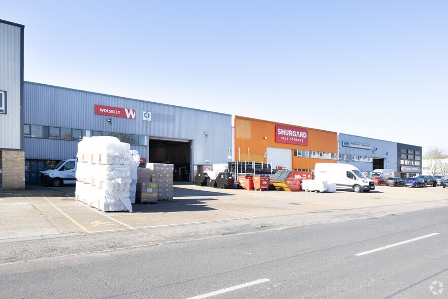 193-211 Vale Rd, Tonbridge à louer - Photo du bâtiment - Image 3 de 4