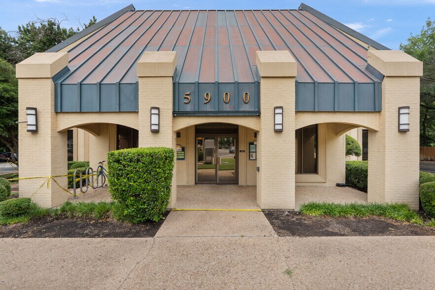 5900 + 5908 Airport Blvd portefeuille de 2 propriétés à vendre sur LoopNet.ca - Photo du bâtiment - Image 1 de 2