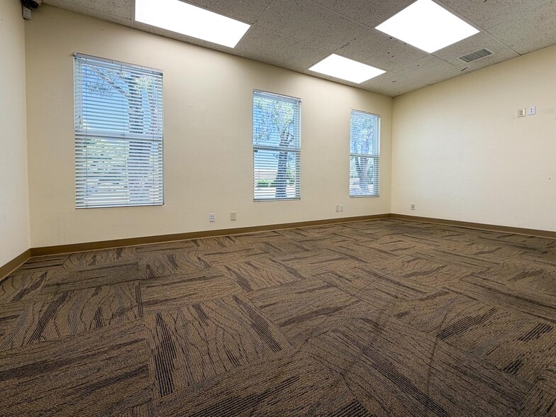 15371 Bonanza Rd, Victorville, CA for lease - Interior Photo - Image 3 of 7