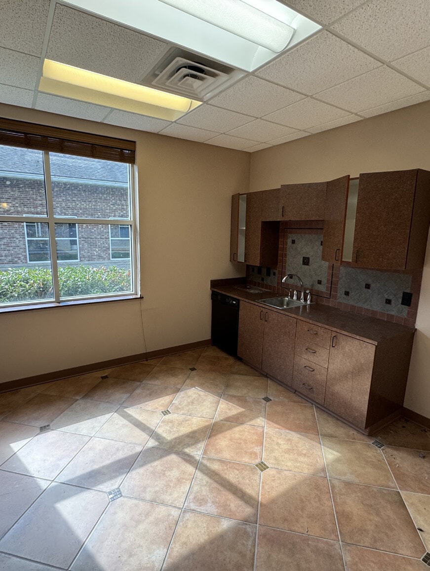 662 Veterans Pky, Clayton, NC à louer Photo intérieure- Image 1 de 5