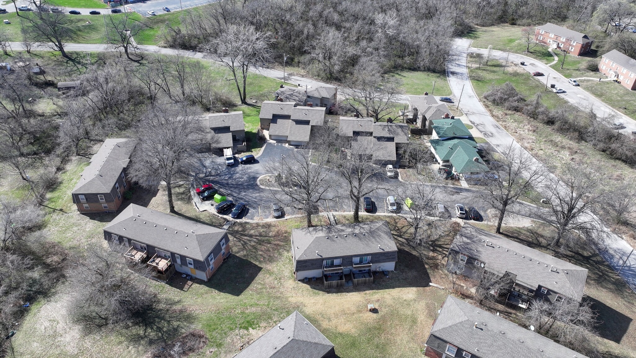 8627 Countryshire Ln, Kansas City, MO for sale Primary Photo- Image 1 of 33