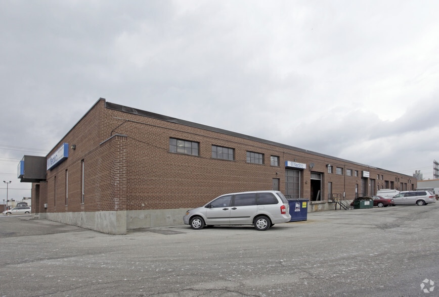 9 Royalcrest Rd, Toronto, ON for lease - Building Photo - Image 2 of 2